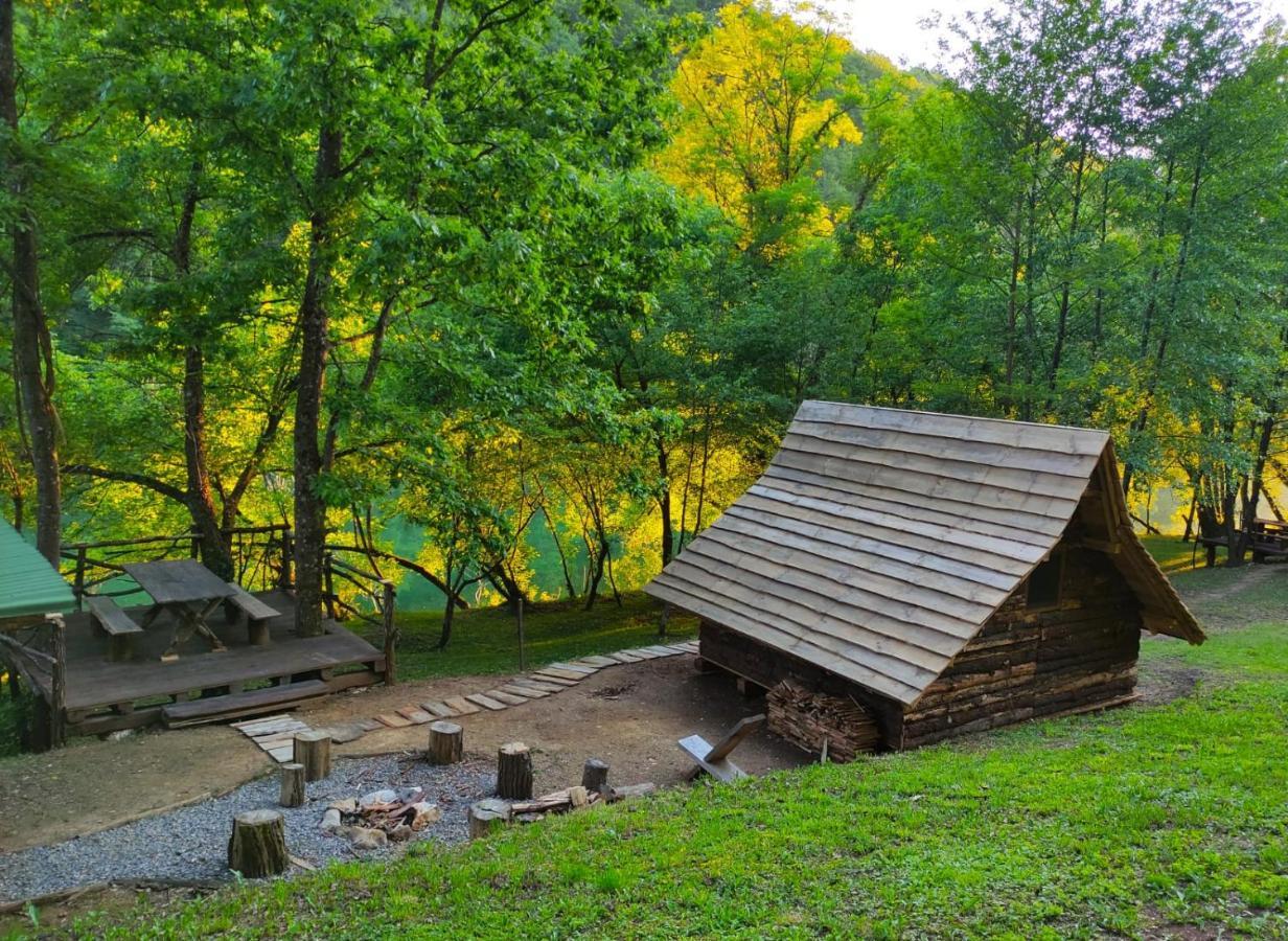 Kolibe - Robinson Camp Kupa Hotel Netretic Екстериор снимка