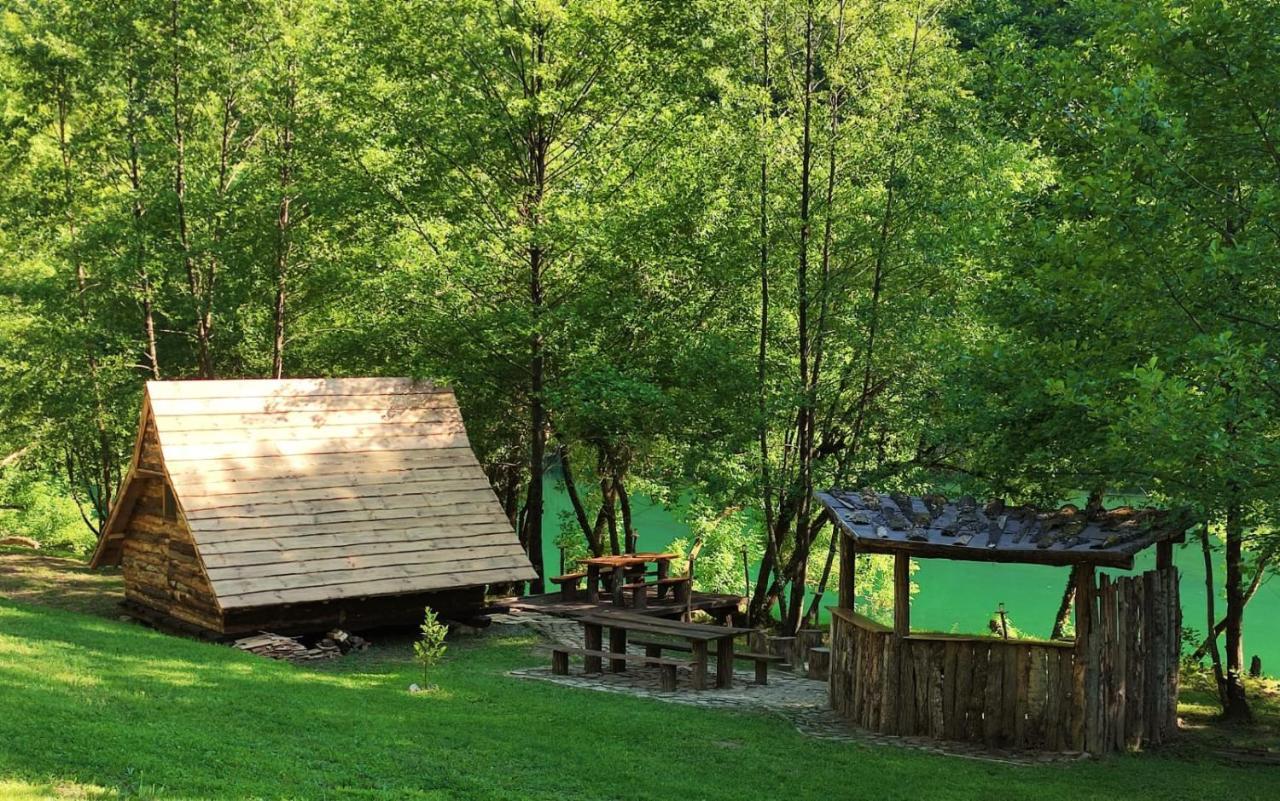 Kolibe - Robinson Camp Kupa Hotel Netretic Екстериор снимка