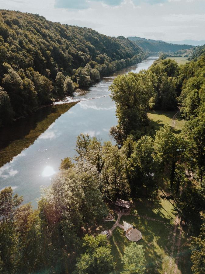 Kolibe - Robinson Camp Kupa Hotel Netretic Екстериор снимка