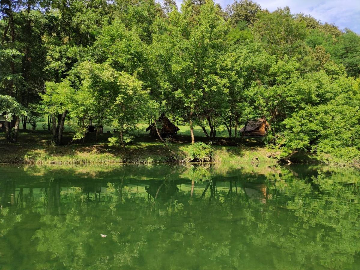 Kolibe - Robinson Camp Kupa Hotel Netretic Екстериор снимка