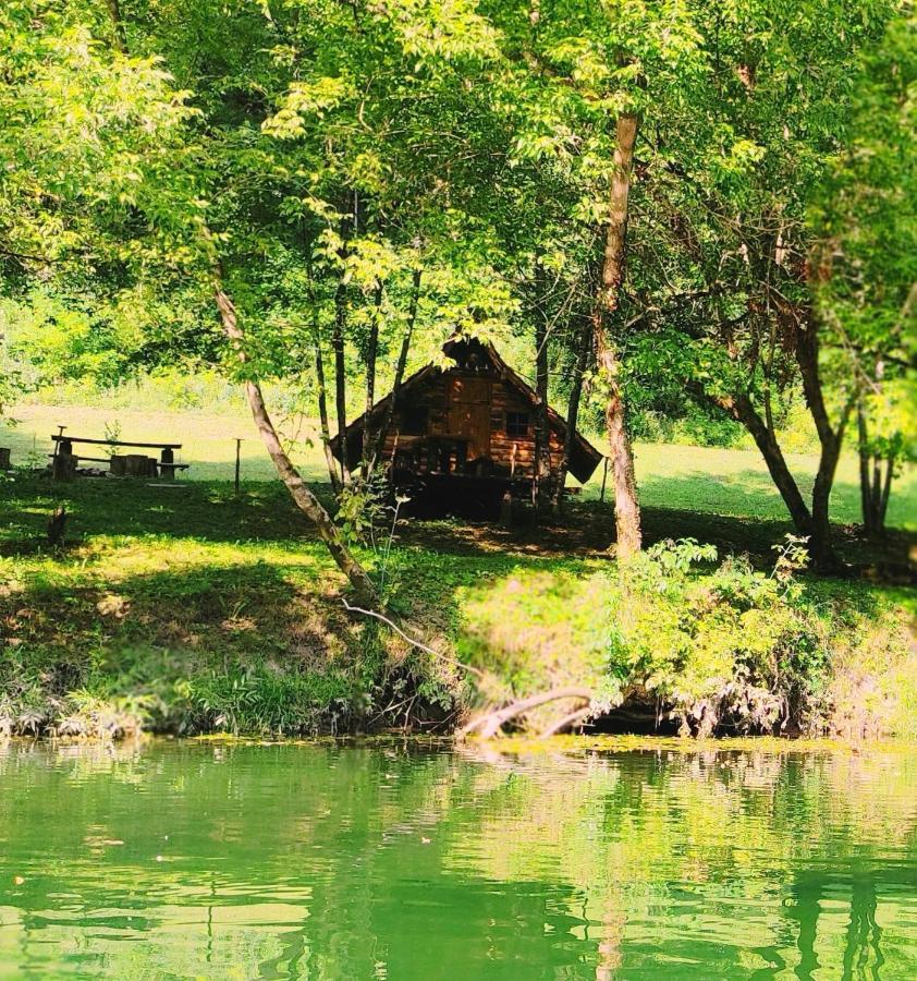 Kolibe - Robinson Camp Kupa Hotel Netretic Екстериор снимка